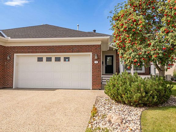 3rd image of 5 Longview Cres