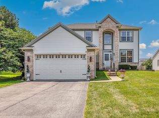 2 Lacebark Ct, Bolingbrook, IL 60490