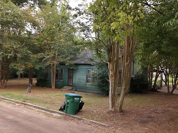 2nd image of 126 Berry St