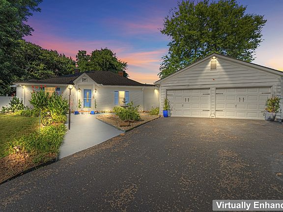 4th image of 165 Rivergate Dr