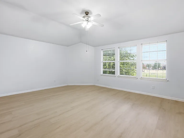 417 Niagara Falls Dr — Photo 26