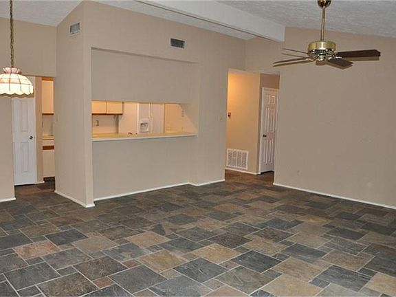 5th image of 3122 Glade Springs Dr