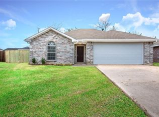 1513 Yellowbird Ct, Desoto, TX 75115