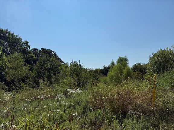 2nd image of 499 Robin Rd