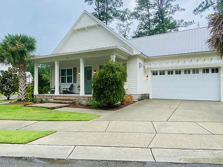 1912 Fernwood Way — Photo 18