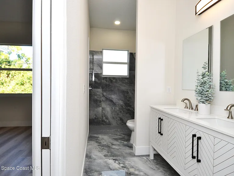 1043 Walden Blvd SE — Photo 21