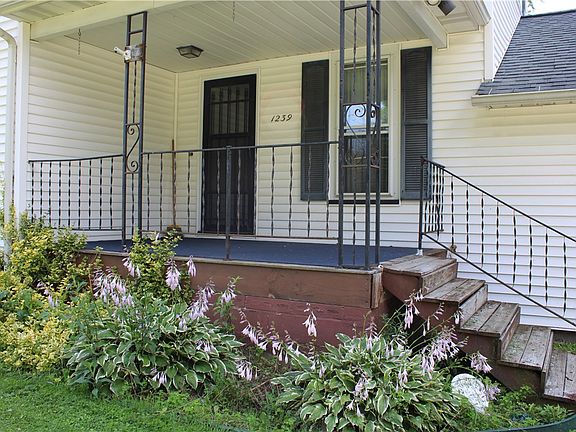 3rd image of 1239 Morgan St