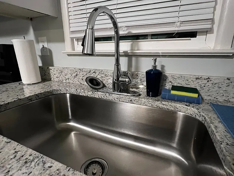 1000 Delivau Dr — Photo 23