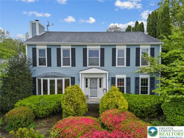 2700 Redington Rd, Hellertown, PA 18055