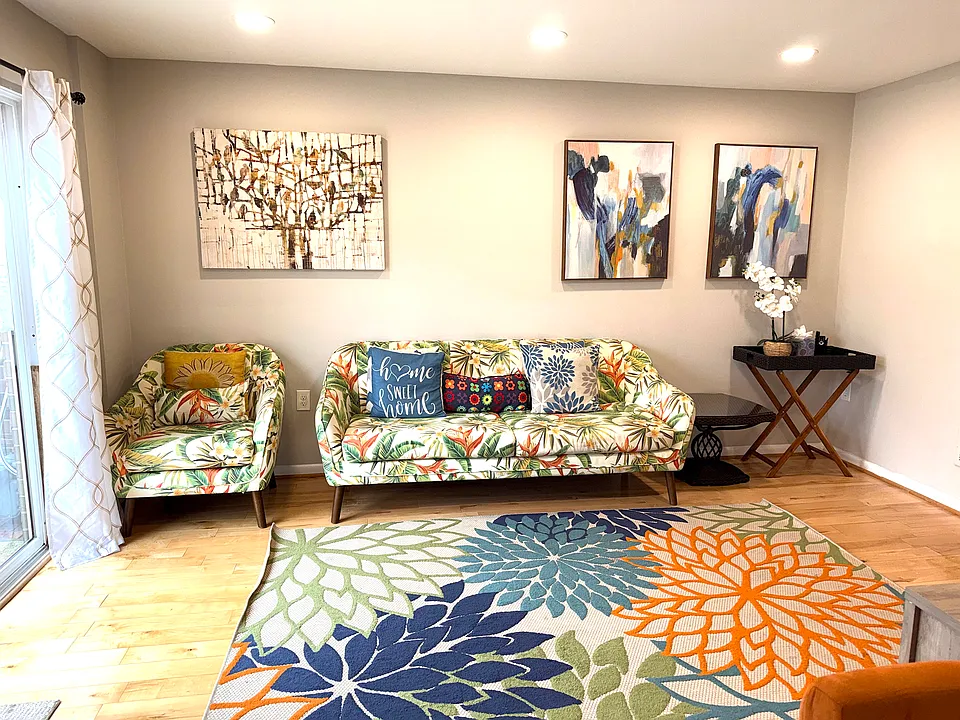 226 Stevenson Sq