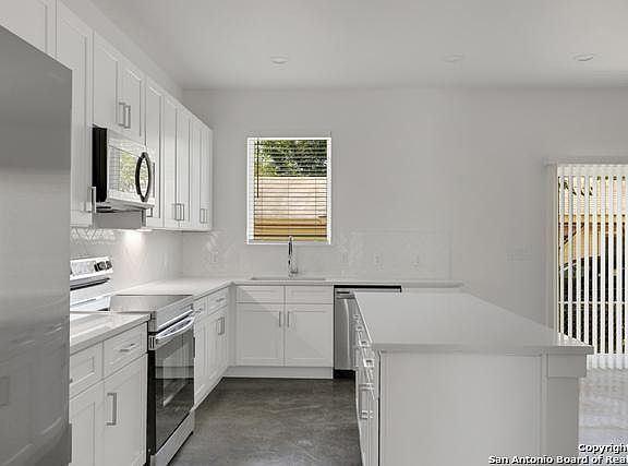4th image of 907 Piedmont Ave