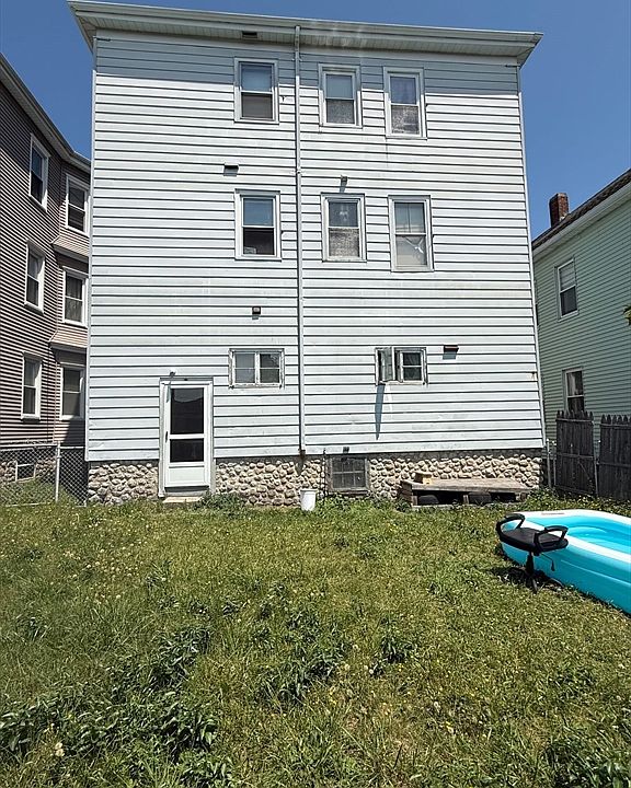 2nd image of 166 Clifford St