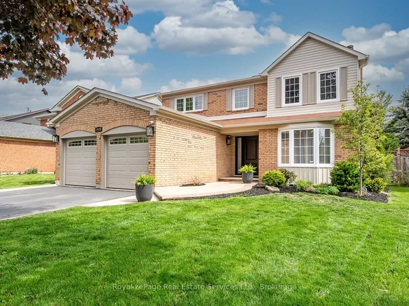 1429 Thistledown Rd, Oakville, ON L6M 1Y4