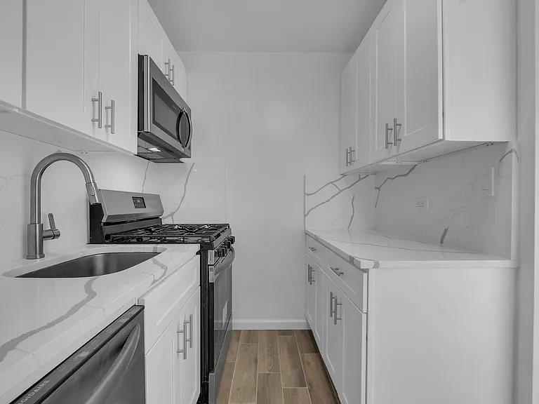 343 E 30th St #16F — Photo 9