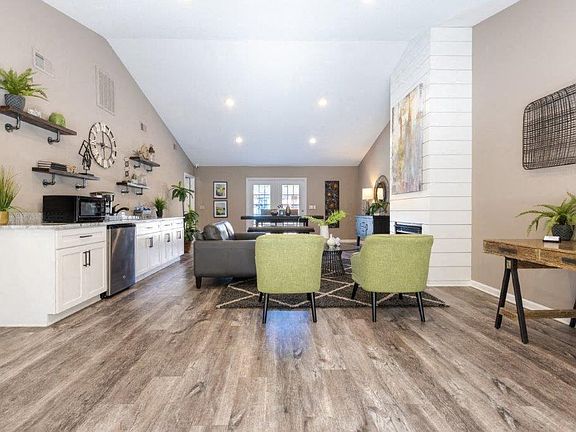 5th image of 200 Hamilton Dr #711