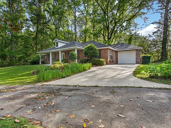 3rd image of 321 Raybourn Rd