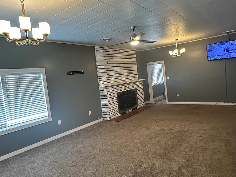 525 Chestnut St — Photo 12
