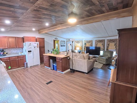 4th image of 636 Stream View Dr