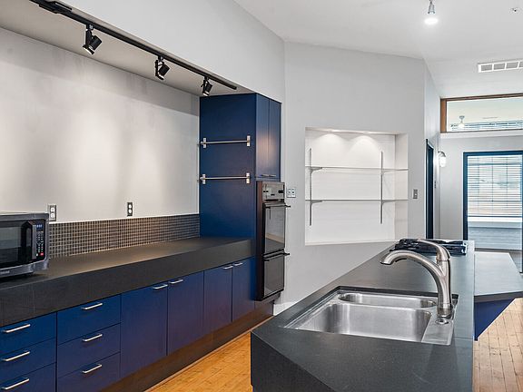 5th image of 821 W Broad St #The