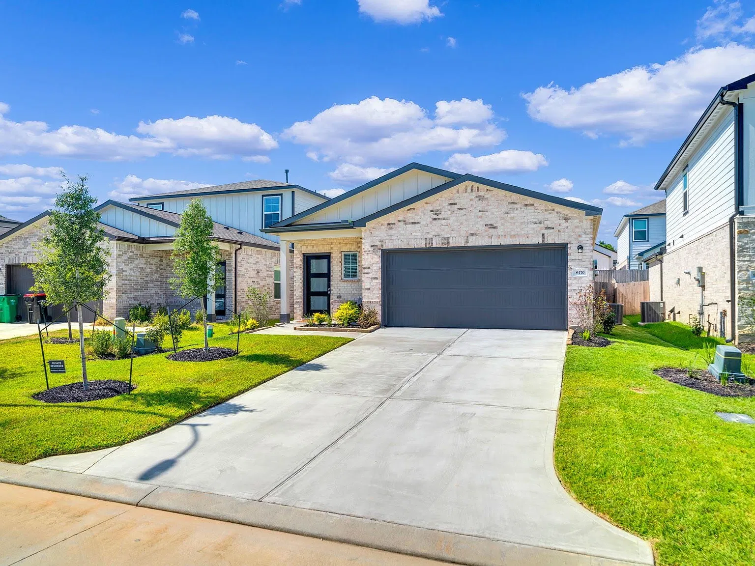 3 bed, 2.0 bath, 1500 sqft, $2,300 — Photo 3