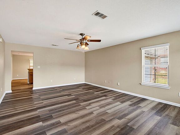 4th image of 10261 English Manor Dr