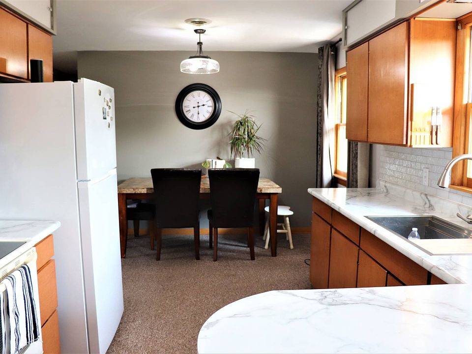 557 W 10th St, Winner, SD 57580 Zillow