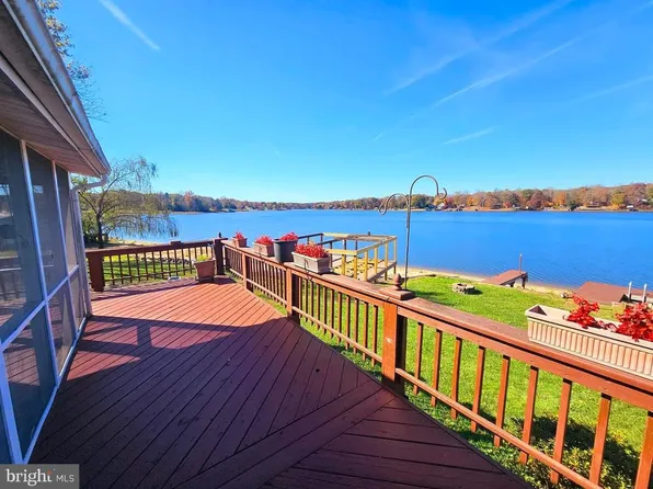 115 Lakeview Cir, Louisa, VA 23093
