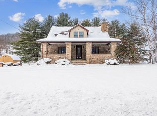 711 Pleasant Valley Rd, Connellsville, PA 15425