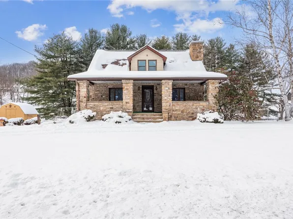 711 Pleasant Valley Rd, Connellsville, PA 15425