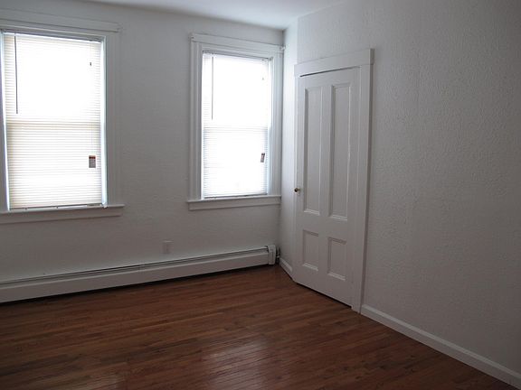 3rd image of 119 Dante St