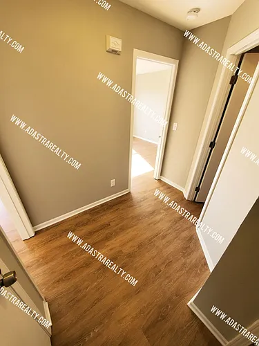 121 Ames St Photo 1