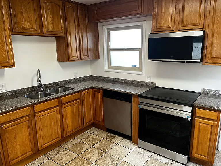 2727 Gaynor Ave — Photo 11