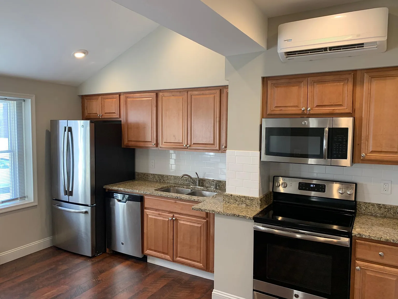 2 bed, $1,395 — Photo 2