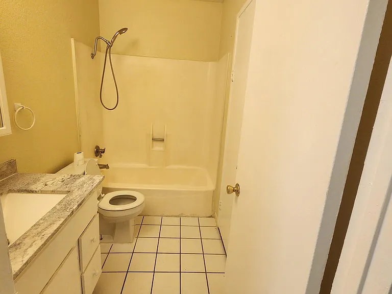 745 S Lark Ellen Ave — Photo 24