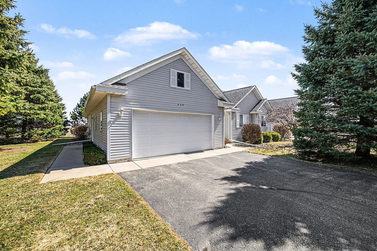 428 Willow Bnd photo 1
