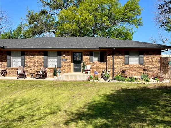 107 Parkway Plz, Madill, OK 73446