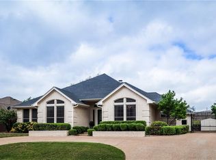 10248 Fieldcrest Dr, Benbrook, TX 76126