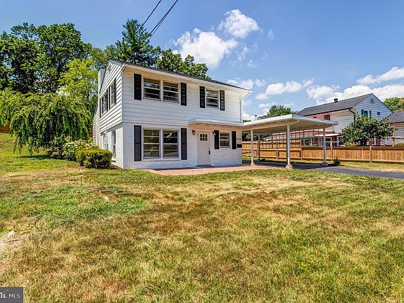 5th image of 3018 Wallace Dr