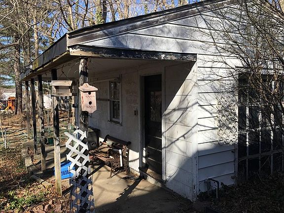4th image of 38 Great Republic Ave