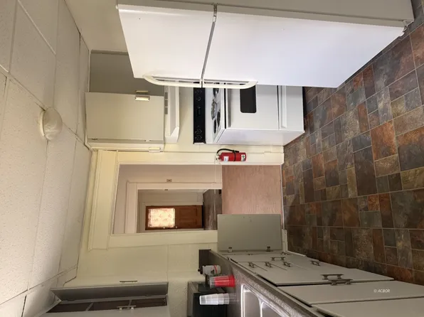 28 Franklin Ave, Athens, OH 45701