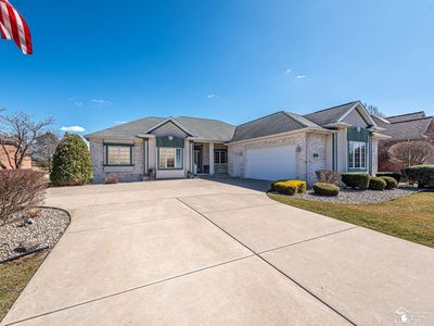 811 Saint James Park Ave, Monroe, MI, 48161