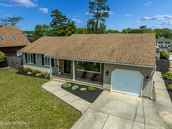 4th image of 158 Pinewood Road