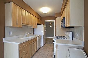 4th image of 29W431 Emerald Green Dr Unit B