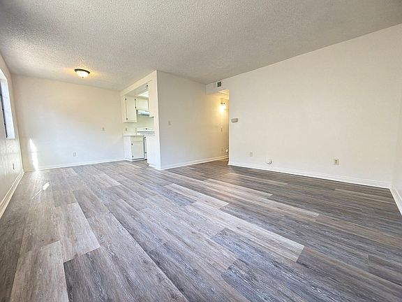 2nd image of 924 N Everett St #B