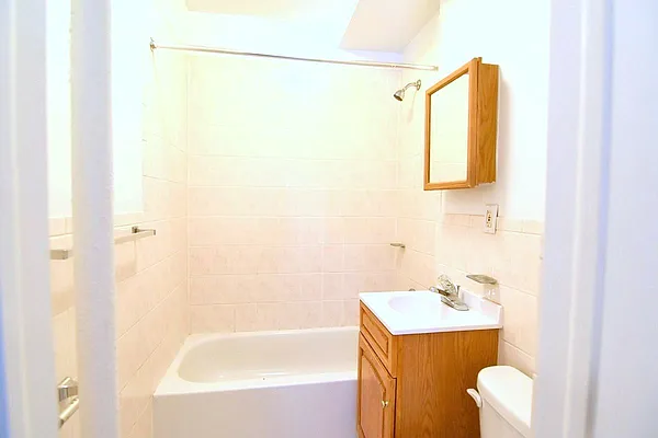 Rented by Manhattan Spaces | media 11