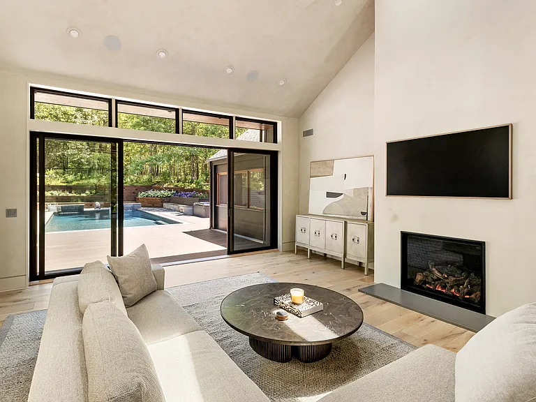 544 Wainscott Northwest Rd — Photo 9