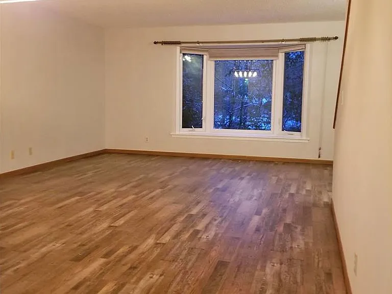 2422 Mendelssohn Ln #6 — Photo 6