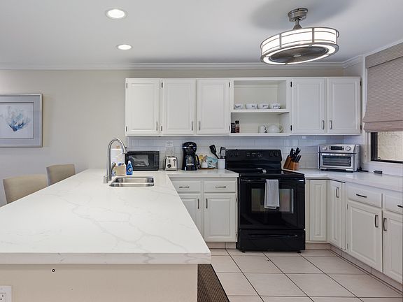 4th image of 78-6920 Alii Dr APT 229
