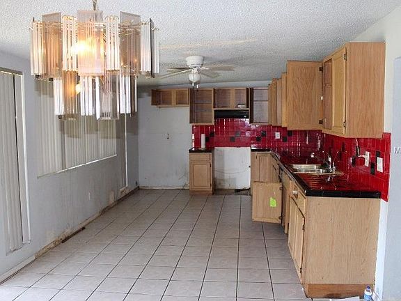4th image of 5122 Springwood Dr