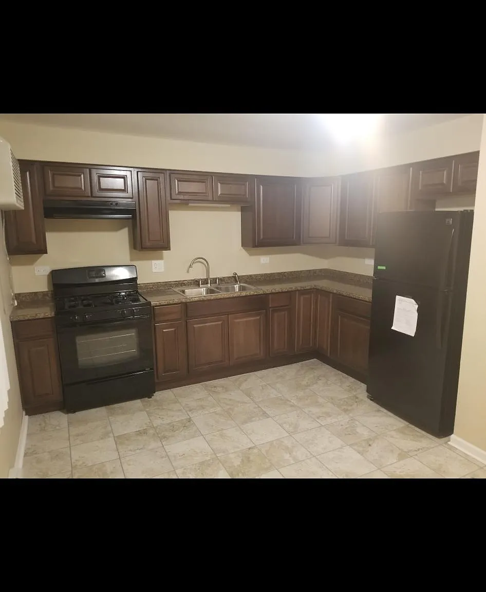 10328 Mansfield Ave — Photo 2